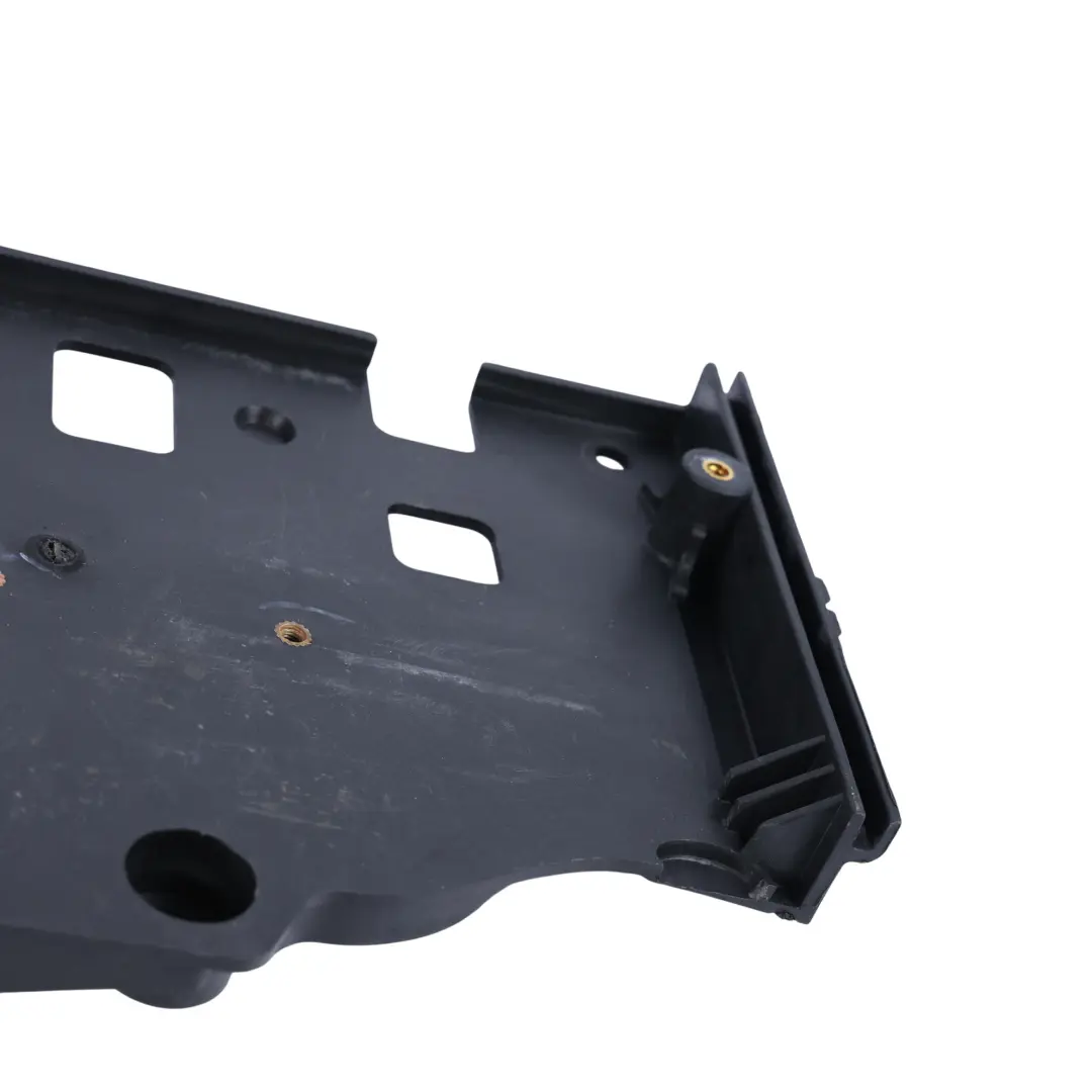 Support Inférieur Batterie Gauche pour Land Rover Discovery 3 L319 à propos du numéro de pièce DWM500031 Land Rover Discovery 3 L319 Support Inférieur Batterie Gauche - SKU DWM500031 - Numéro de pièce DWM500031