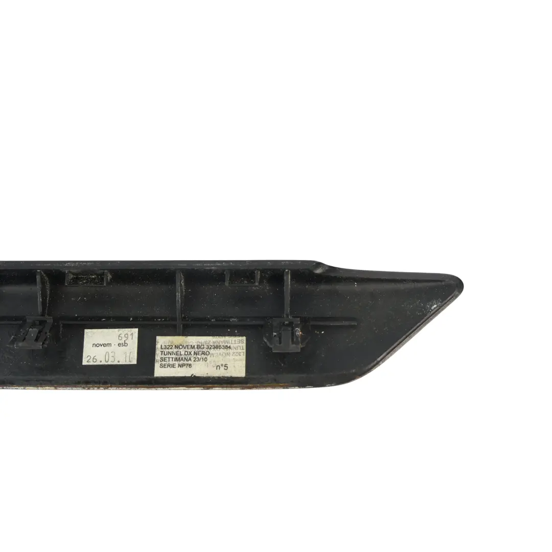 Console Centrale Pannello Copertura Nero Destro per Range Rover L322 con numero di parte FJV500640 Range Rover L322 Console Centrale Pannello Copertura Nero Destro - SKU FJV500640 - Numero di parte FJV500640