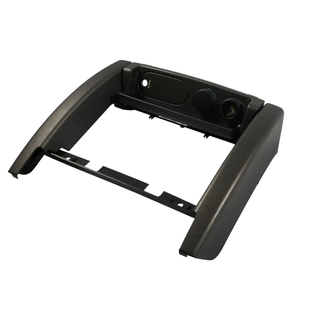 Console Centrale Posteriore Presa Accendino AUX per Range Rover L322 con numero di parte FJV501140 Range Rover L322 Console Centrale Posteriore Presa Accendino AUX - SKU FJV501140 - Numero di parte FJV501140