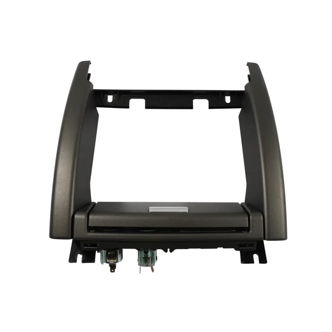 Console Centrale Arrière Allume-Cigare AUX Entourage pour Range Rover L322 à propos du numéro de pièce FJV501140 Range Rover L322 Console Centrale Arrière Allume-Cigare AUX Entourage - SKU FJV501140 - Numéro de pièce FJV501140