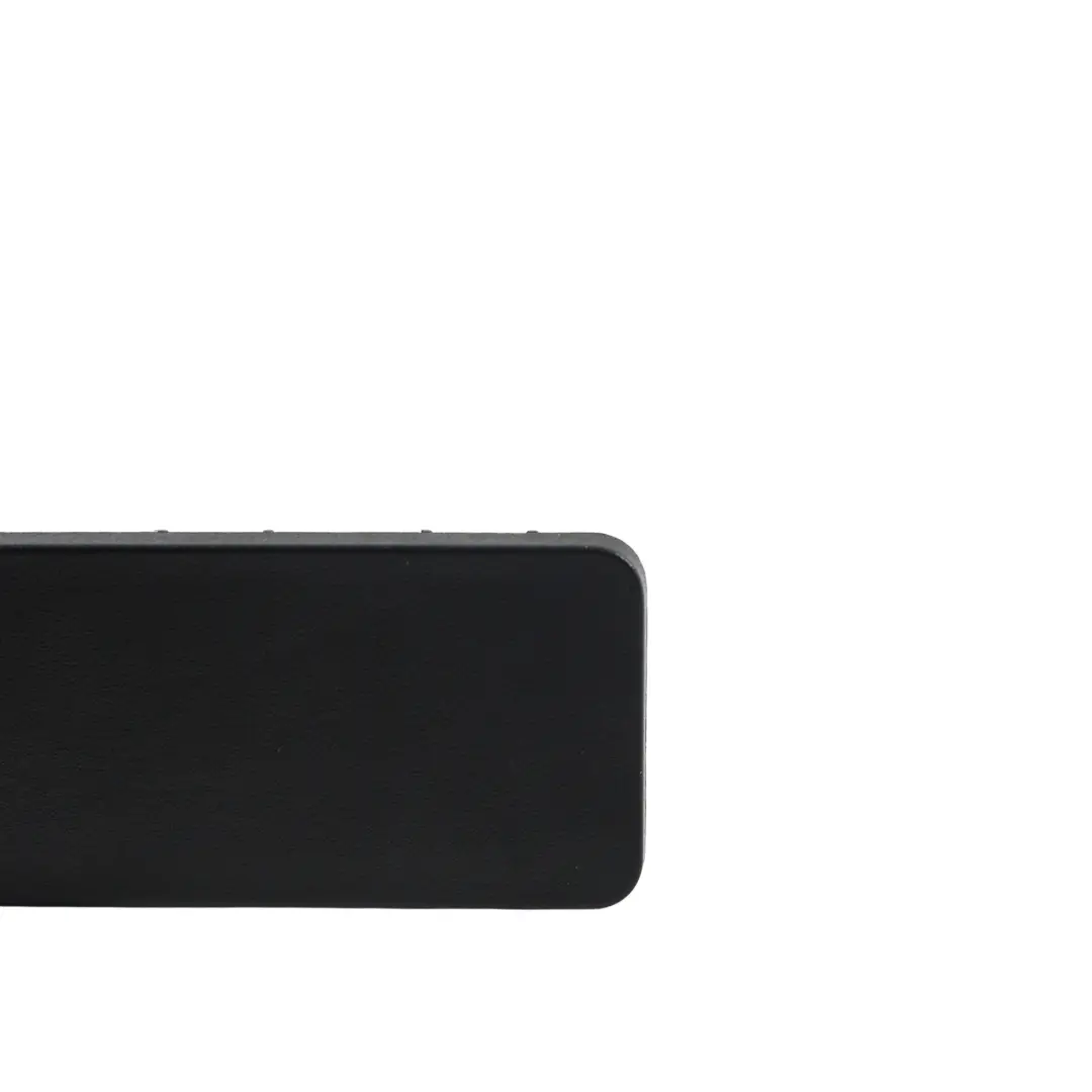 Panel Gniazda Zapalniczki 12V Tył do Land Rover Discovery L550 o numerze FK72-045B49-AC Land Rover Discovery L550 Panel Gniazda Zapalniczki 12V Tył - SKU FK72-045B49-AC - Numer Części FK72-045B49-AC