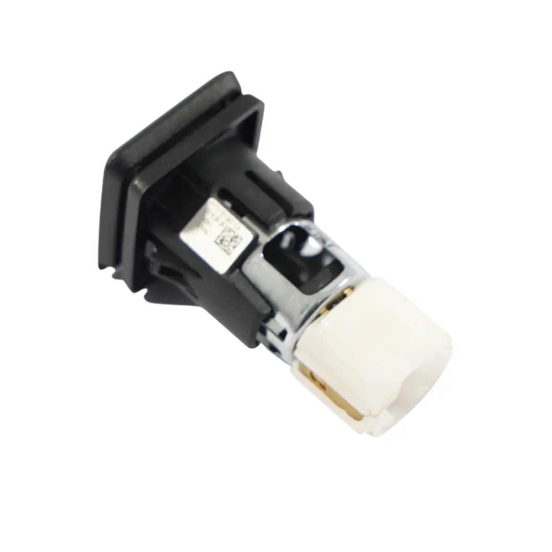 Land Rover Discovery Sport L550 Prise De Courant Chargeur 12V - SKU FK72-15K040-CA - Numéro de pièce FK72-15K040-CA