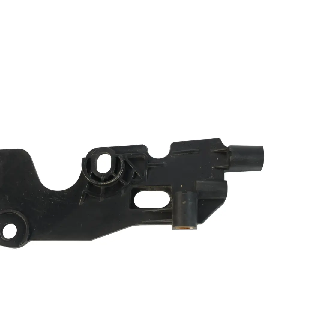 Uchwyt Ślizg Błotnik Prawy do Land Rover Discovery Sport L550 o numerze FK72-16A128-AF Land Rover Discovery Sport L550 Uchwyt Ślizg Błotnik Prawy - SKU FK72-16A128-AF - Numer Części FK72-16A128-AF