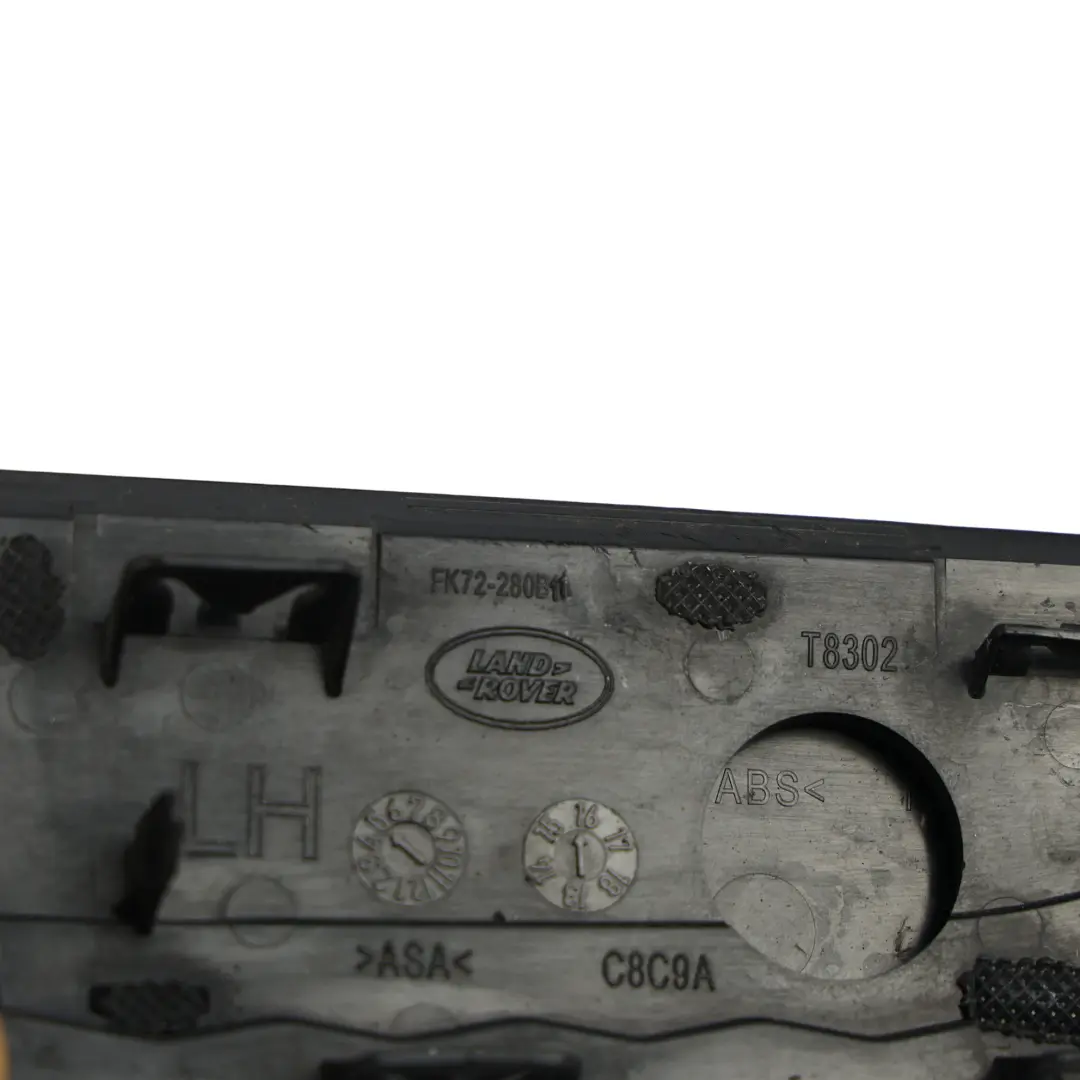 Land Rover L550 Embellecedor Guardabarros Delantero Izquierdo - SKU FK72-280B11-BB - Número de pieza FK72-208B11-BB