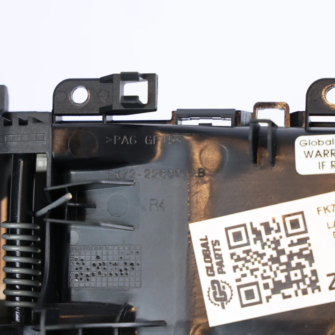 Tirador Puerta Delantera Trasera Derecha para Land Rover Discovery L550 con número de pieza FK72-22600-AB Land Rover Discovery L550 Tirador Puerta Delantera Trasera Derecha - SKU FK72-22600-AB - Número de pieza FK72-22600-AB