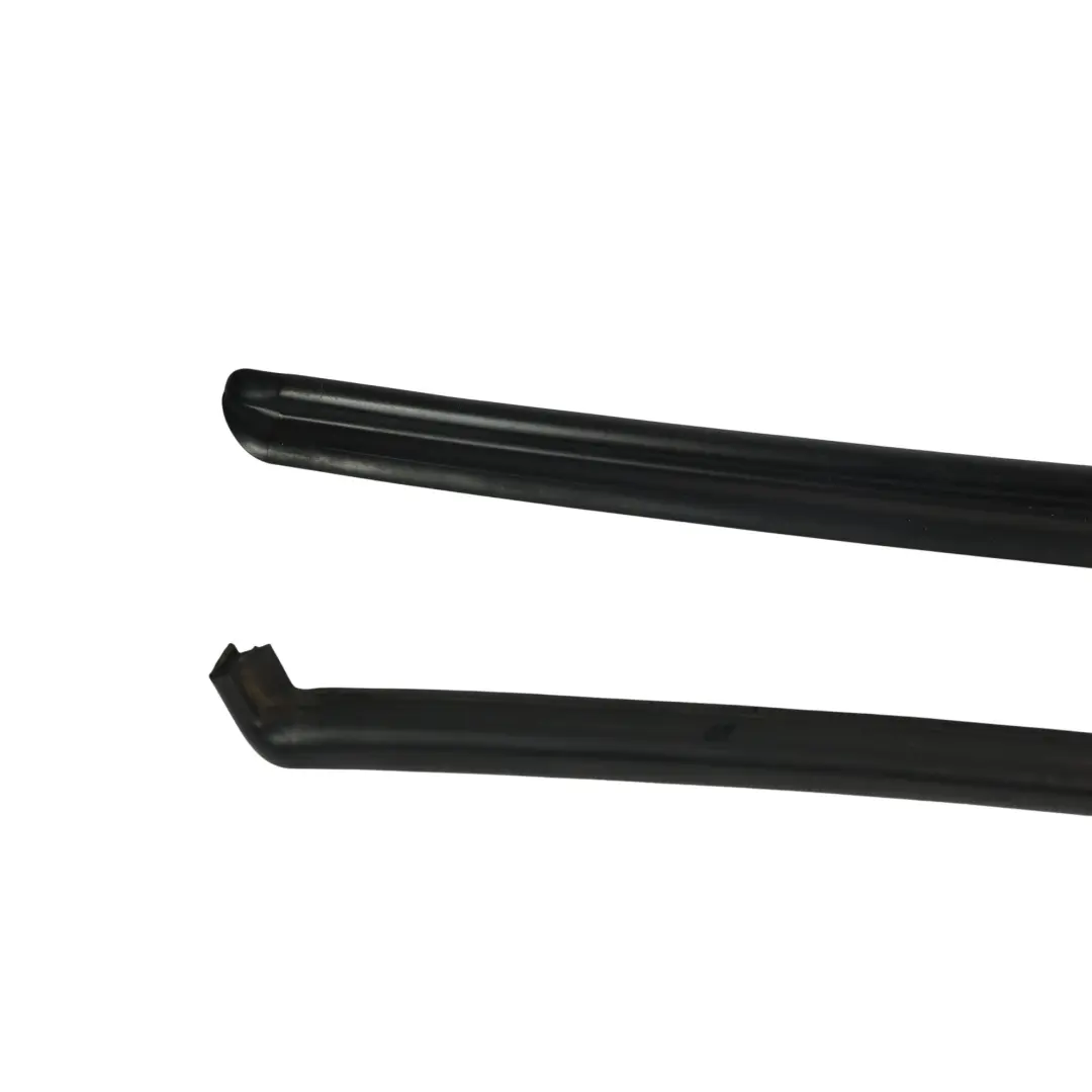 Land Rover Discovery Sport L550 Joint Vitre Porte Arrière Droite - SKU FK72-250A20-A - Numéro de pièce FK72-250A20-A