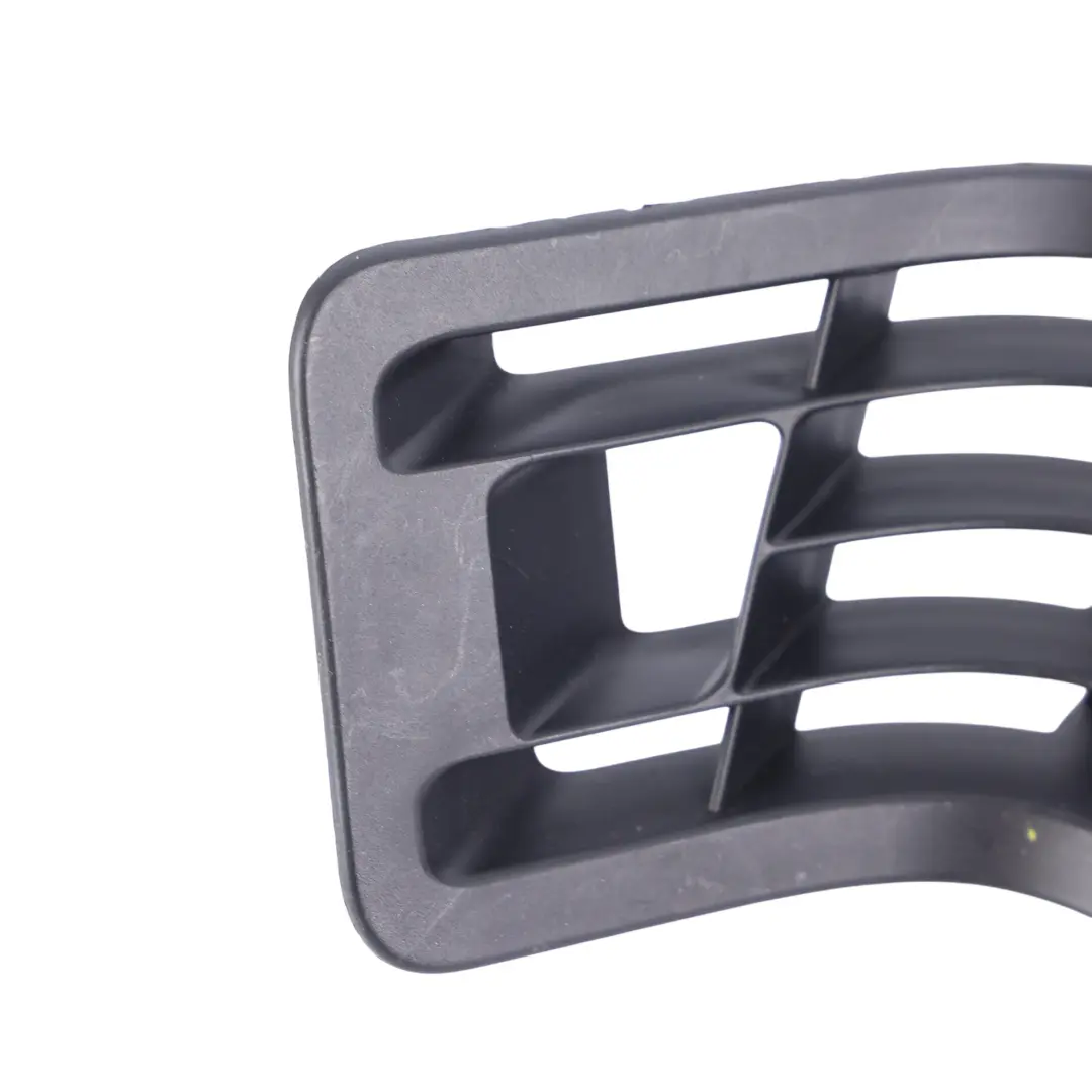 Land Rover Discovery L550 Dashboard Air Vent Grille Right O/S - SKU FK72-405B80-BW - Part number FK72-405B80-BW