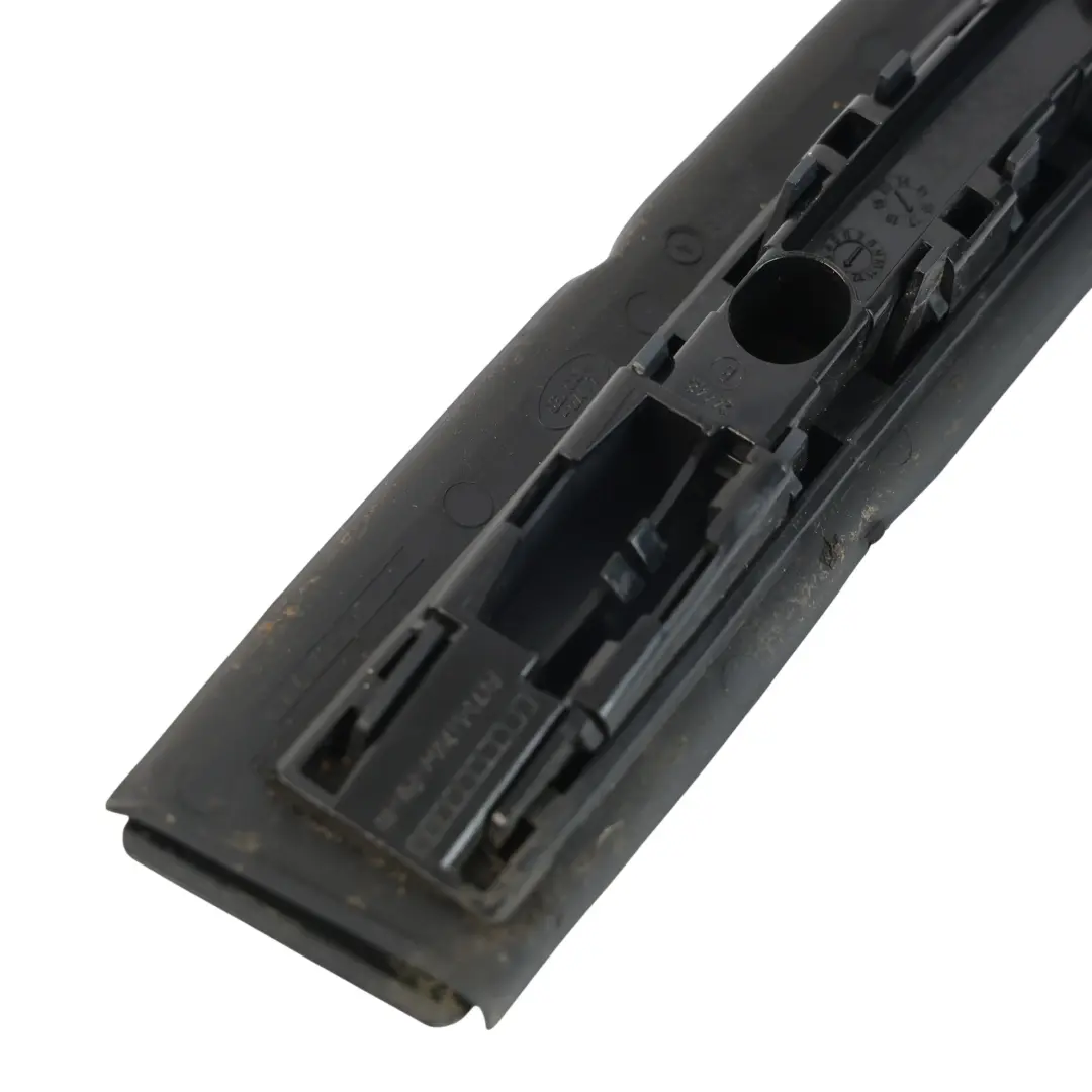 Listwa Ozdobna Dachu Prawa FK72-51701-A do Land Rover Discovery Sport L550 o numerze FK72-51700-A Land Rover Discovery Sport L550 Listwa Ozdobna Dachu Prawa FK72-51701-A - SKU FK72-51700-A - Numer Części FK72-51700-A