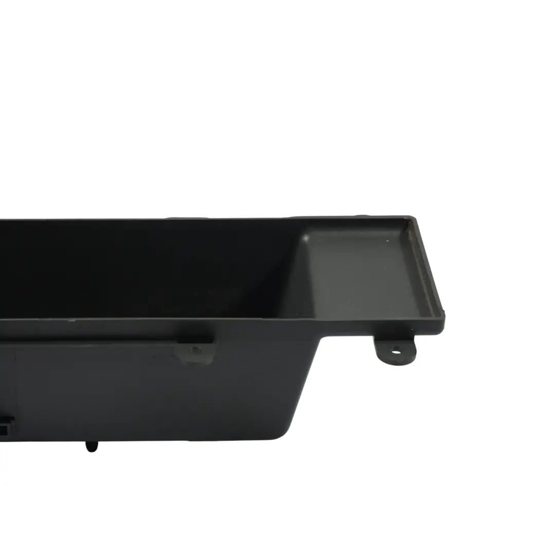 Land Rover Discovery L550 Maletero Compartimento Panel Derecho - SKU FK72-68886-BW - Número de pieza FK72-68886-BW