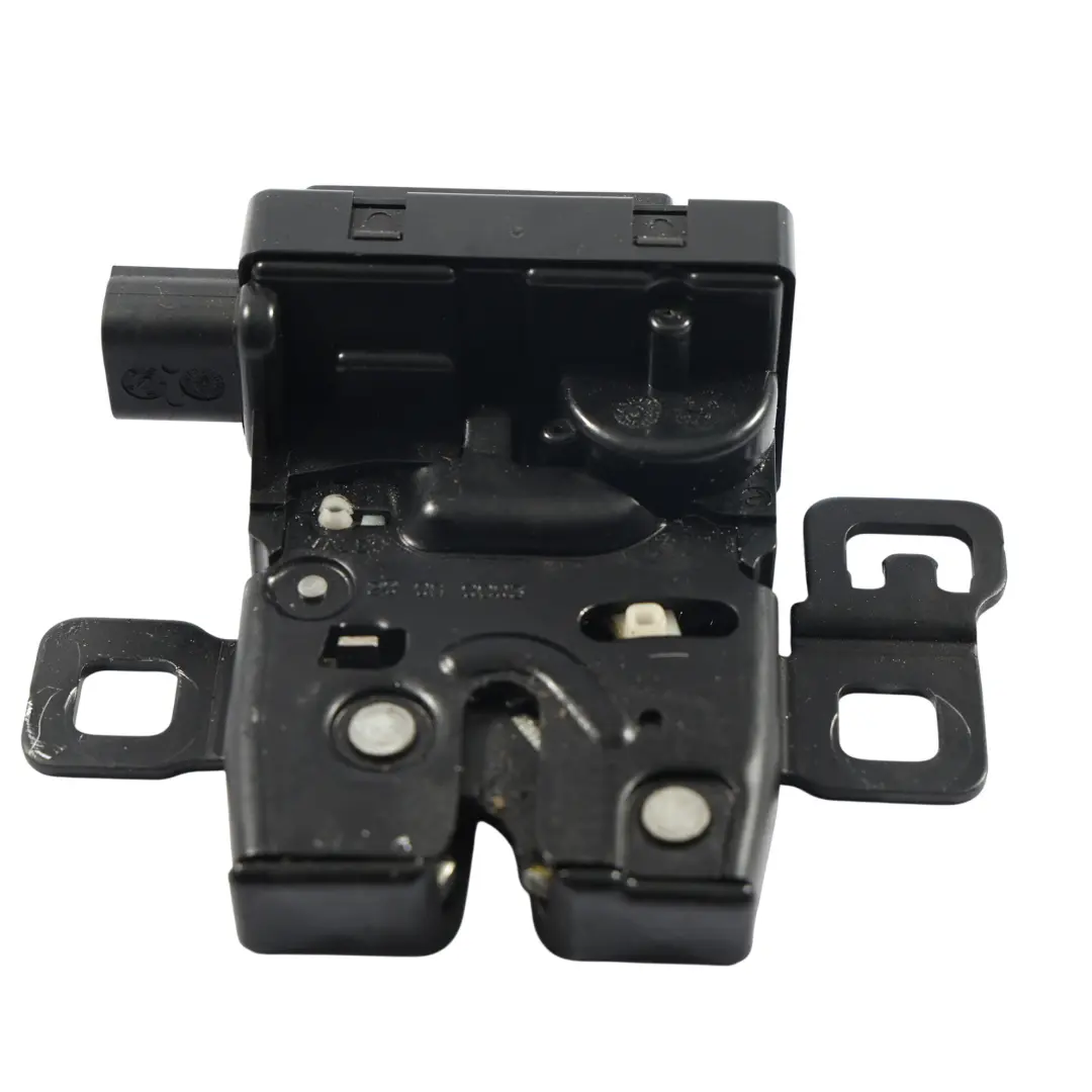 Zamek Klapy Bagażnika Szyby do Range Rover Sport L320 o numerze FQR500170 Range Rover Sport L320 Zamek Klapy Bagażnika Szyby - SKU FQR500170 - Numer Części FQR500170