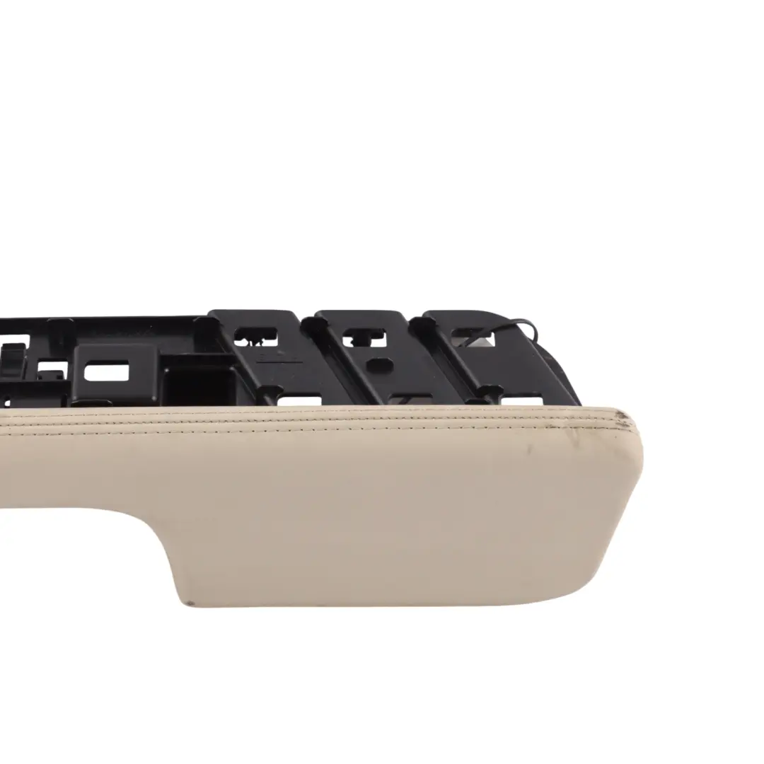 Panneau Cache Poignée Porte Intérieure Gauche pour Land Rover L322 à propos du numéro de pièce FVC500310 Land Rover L322 Panneau Cache Poignée Porte Intérieure Gauche - SKU FVC500310 - Numéro de pièce FVC500310