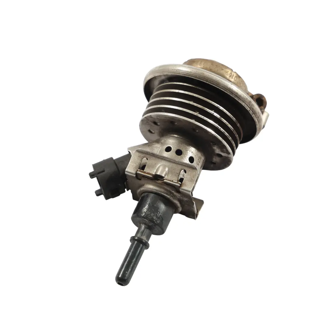 AdBlue Injector Fluid Nozzle to Land Rover Discovery Sport L550 with Part number FX23-189E3-AA Land Rover Discovery Sport L550 AdBlue Injector Fluid Nozzle - SKU FX23-189E3-AA - Part number FX23-189E3-AA