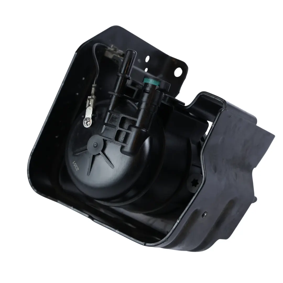 Soporte Carcasa Filtro Combustible para Land Rover Discovery Sport L550 con número de pieza HJ32-9D202-AE Land Rover Discovery Sport L550 Soporte Carcasa Filtro Combustible - SKU HJ32-9D202-AE - Número de pieza HJ32-9D202-AE