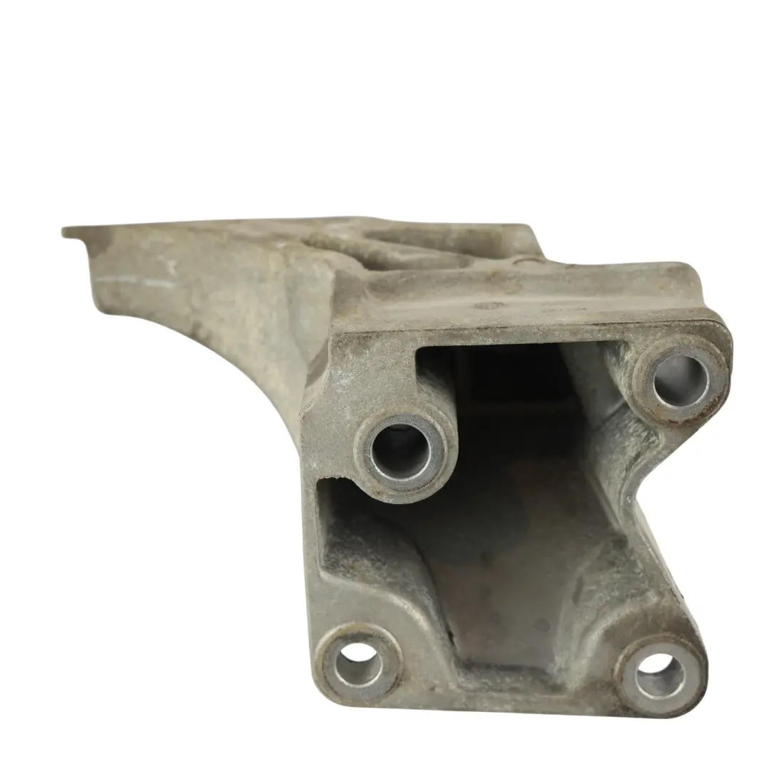 Staffa Supporto Motore Sinistra 4H22-6061-AA per Land Rover Discovery 3 con numero di parte KKU500580 Land Rover Discovery 3 Staffa Supporto Motore Sinistra 4H22-6061-AA - SKU KKU500580 - Numero di parte KKU500580