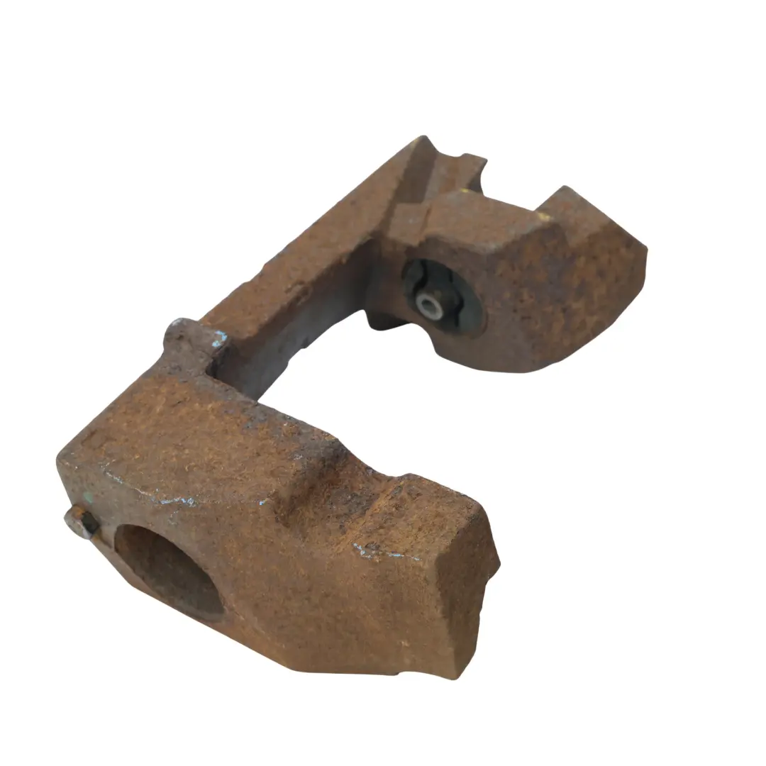 Frame Cross Member Bracket Support Right O/S to Range Rover L319 L320 with Part number KQD500123 Range Rover L319 L320 Frame Cross Member Bracket Support Right O/S - SKU KQD500123 - Part number KQD500123