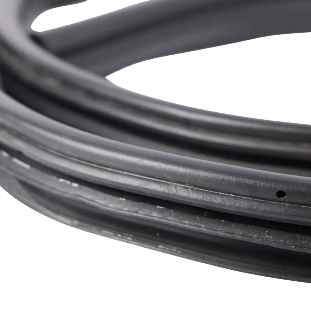 Guarnizione Porta Gomma Anteriore Sinistra Destra 6H52-20783-AE per Land Rover L359 con numero di parte LR001630 Land Rover L359 Guarnizione Porta Gomma Anteriore Sinistra Destra 6H52-20783-AE - SKU LR001630 - Numero di parte LR001630