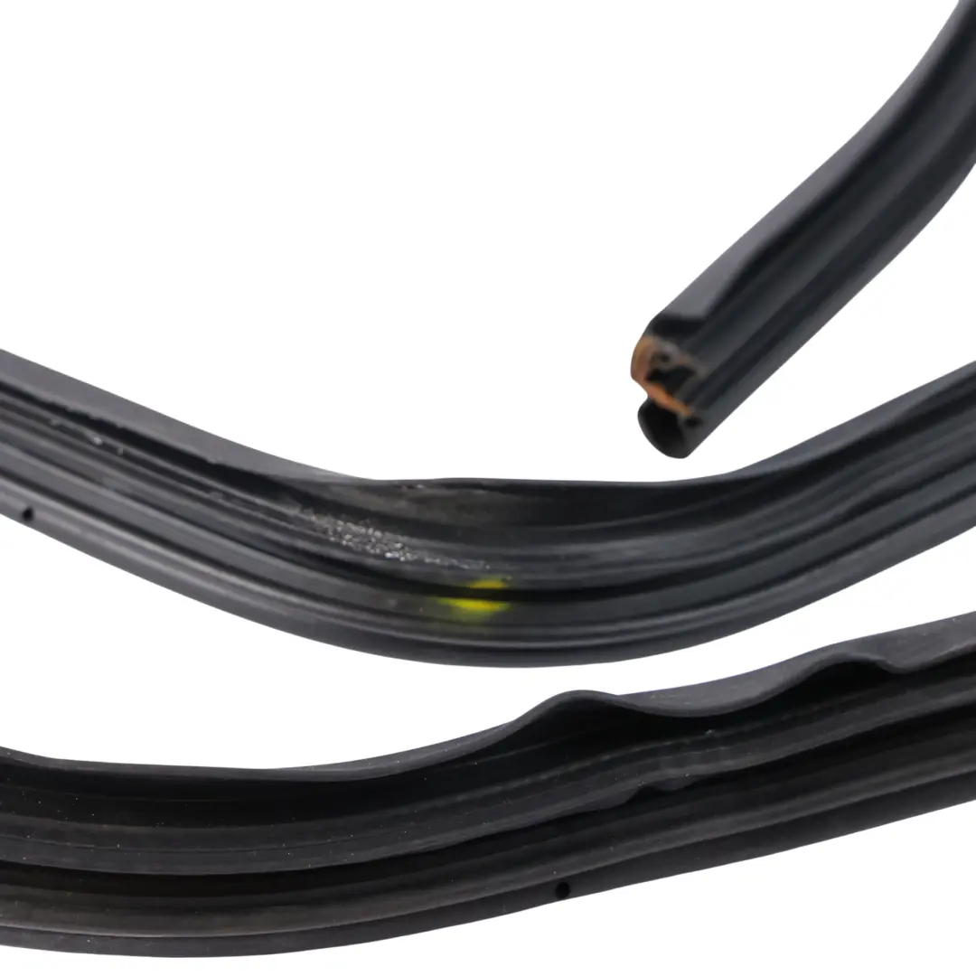 Land Rover L359 Guarnizione Porta Gomma Anteriore Sinistra Destra 6H52-20783-AE - SKU LR001630 - Numero di parte LR001630