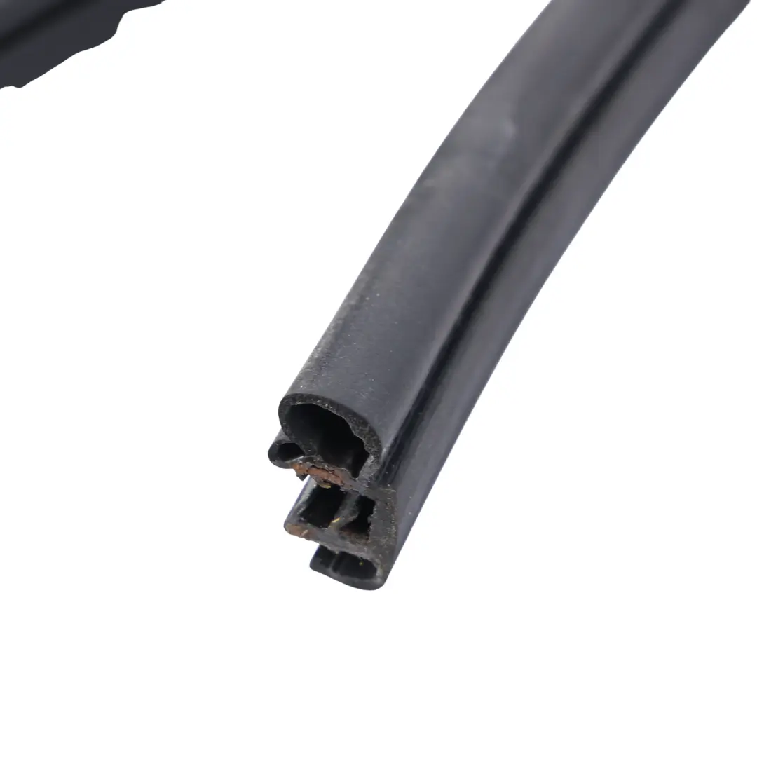 Door Seal Gasket Rubber Left Right N/O/S 6H52-247A14-BE to Range Rover L359 Rear with Part number LR001631 Range Rover L359 Rear Door Seal Gasket Rubber Left Right N/O/S 6H52-247A14-BE - SKU LR001631 - Part number LR001631