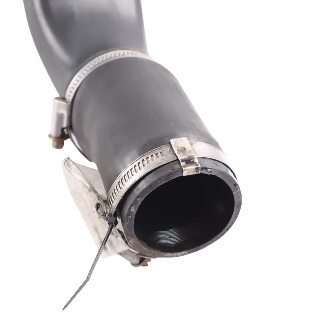 Inlet Intercooler Hose Pipe Line Tube to Land Rover Freelander 2 L359 with Part number LR002589 Land Rover Freelander 2 L359 Inlet Intercooler Hose Pipe Line Tube - SKU LR002589 - Part number LR002589