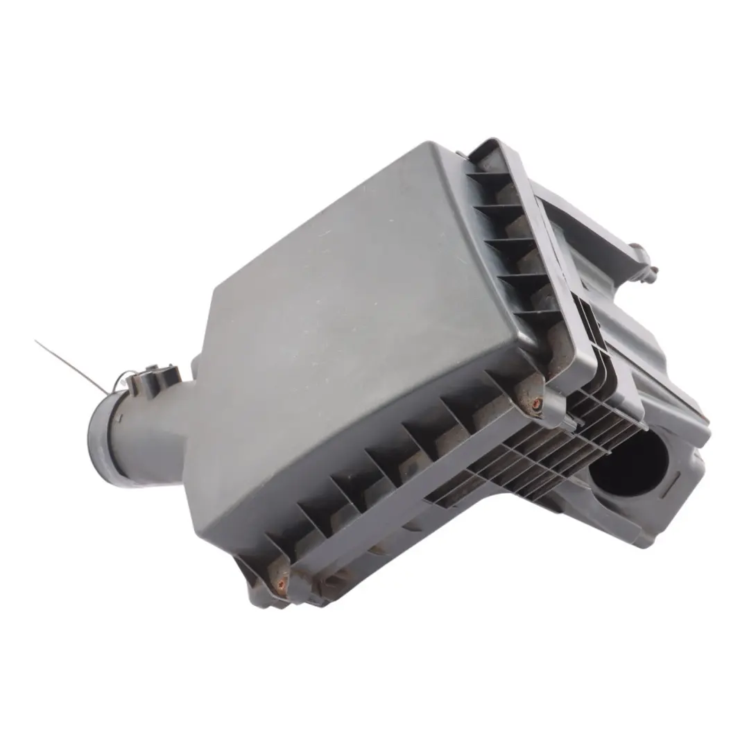 Filter Box Housing Casing to Land Rover Freelander 2 L359 Air with Part number LR006073 Land Rover Freelander 2 L359 Air Filter Box Housing Casing - SKU LR006073 - Part number LR006073