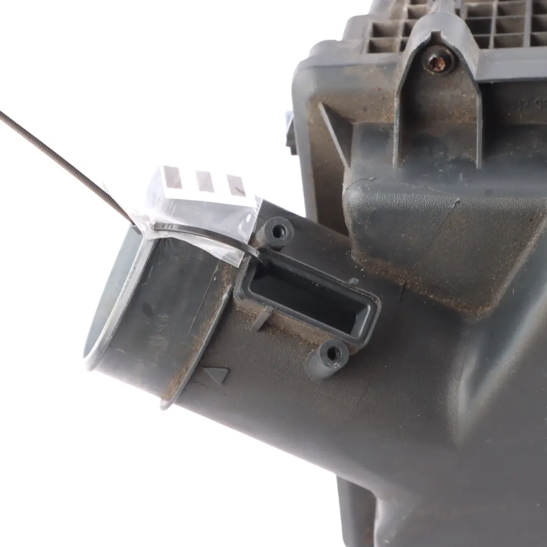 Filter Box Housing Casing to Land Rover Freelander 2 L359 Air with Part number LR006073 Land Rover Freelander 2 L359 Air Filter Box Housing Casing - SKU LR006073 - Part number LR006073