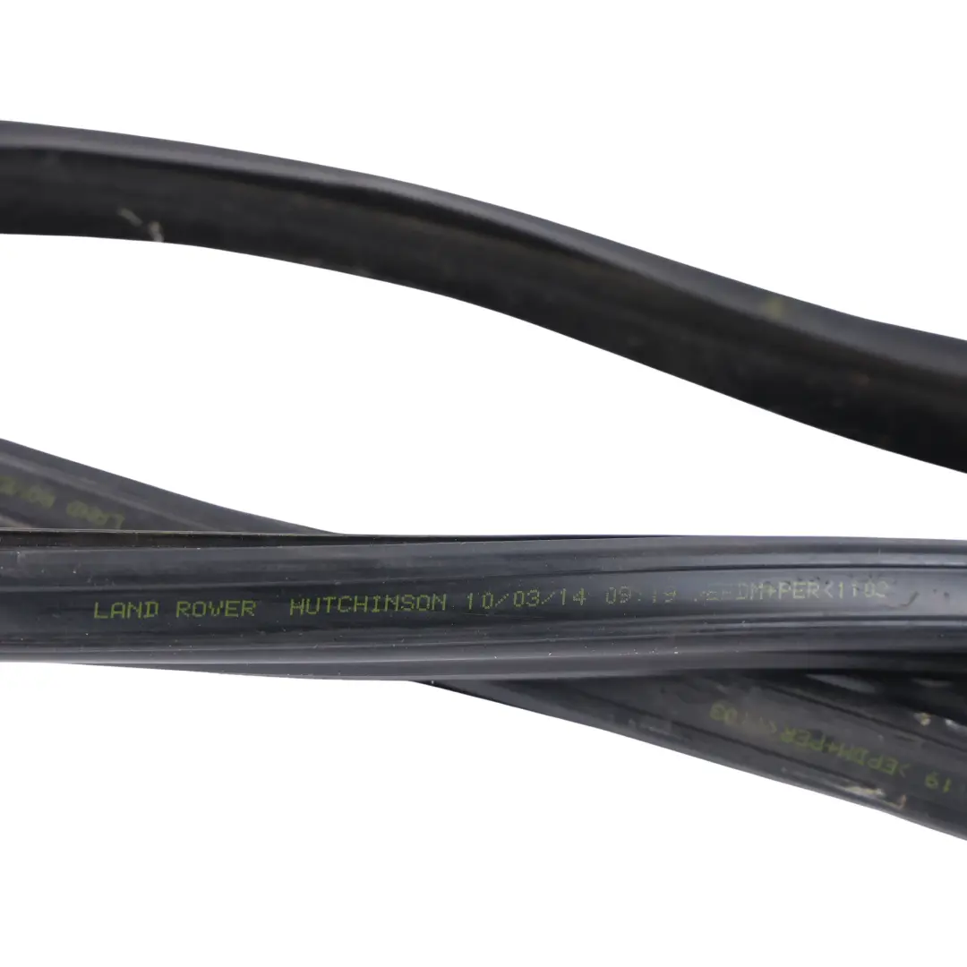 Land Rover Freelander L359 Window Gasket Seal Door Front Right O/S - SKU LR007492 - Part number LR007492