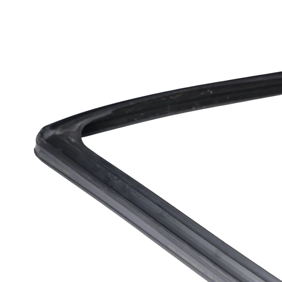 Window Gasket Seal Door Front Right O/S to Land Rover Freelander L359 with Part number LR007492 Land Rover Freelander L359 Window Gasket Seal Door Front Right O/S - SKU LR007492 - Part number LR007492