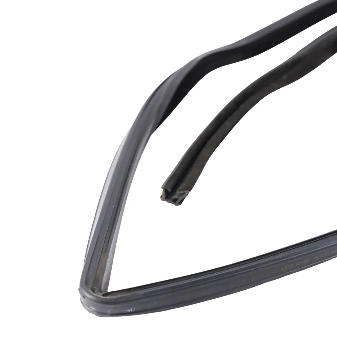 Window Gasket Seal Door Front Right O/S to Land Rover Freelander L359 with Part number LR007492 Land Rover Freelander L359 Window Gasket Seal Door Front Right O/S - SKU LR007492 - Part number LR007492