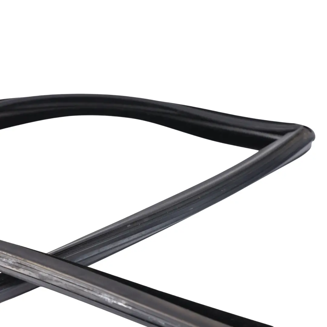 Window Guide Gasket Seal Door Rear Right O/S 6H52-21510-BF to Land Rover L359 with Part number LR007493 Land Rover L359 Window Guide Gasket Seal Door Rear Right O/S 6H52-21510-BF - SKU LR007493 - Part number LR007493