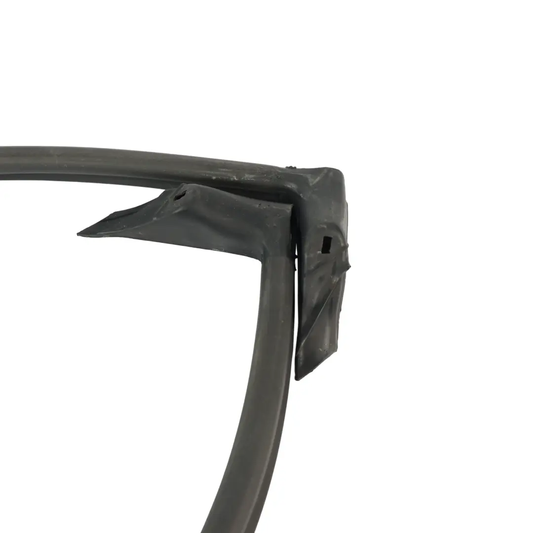 Range Rover L322 Joint D'Étanchéité Central De Coffre Caoutchouc - SKU LR011845 - Numéro de pièce LR011845