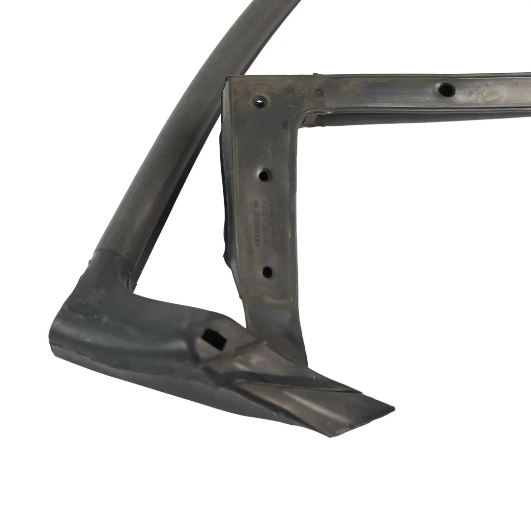 Guarnizione Centrale Gomma Bagagliaio Codice per Range Rover L322 con numero di parte LR011845 Range Rover L322 Guarnizione Centrale Gomma Bagagliaio Codice - SKU LR011845 - Numero di parte LR011845