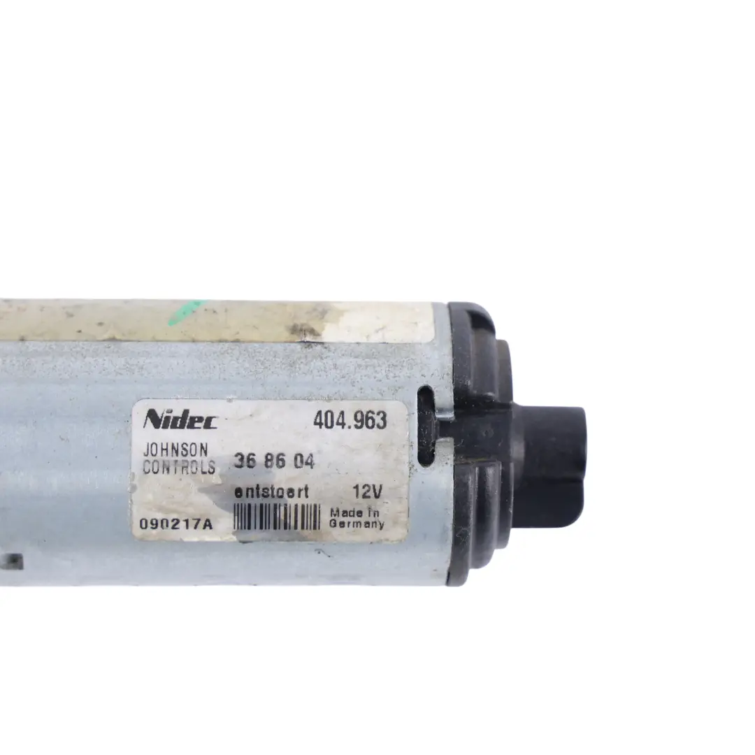 Moteur Commande Réglage Siège Avant Gauche 404963 pour Land Rover Discovery 3 L319 à propos du numéro de pièce LR012040 Land Rover Discovery 3 L319 Moteur Commande Réglage Siège Avant Gauche 404963 - SKU LR012040 - Numéro de pièce LR012040