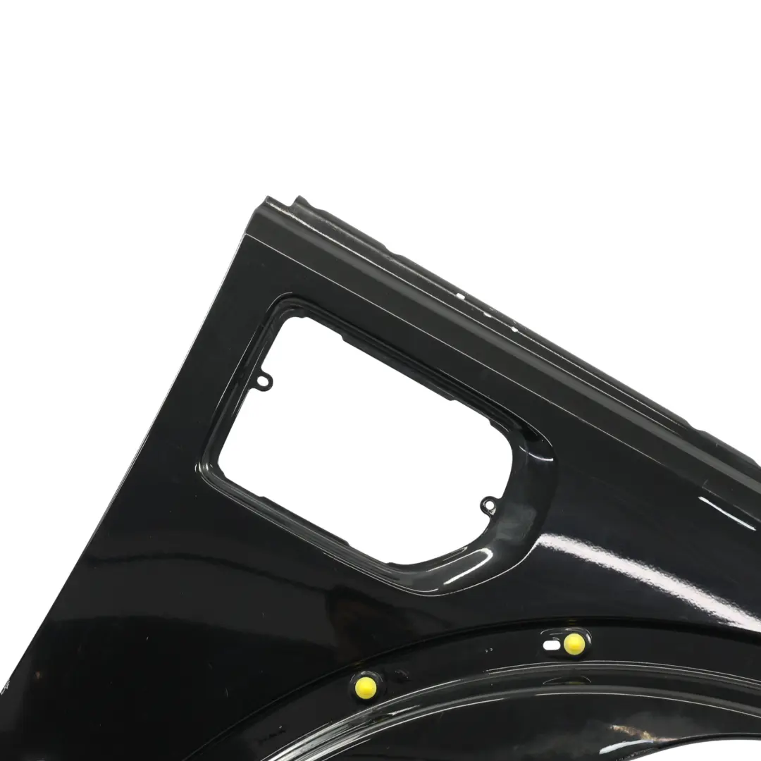 Błotnik Prawy Santorini Black Czarny - 820 do Land Rover Discovery 4 L319 o numerze LR013932 Land Rover Discovery 4 L319 Błotnik Prawy Santorini Black Czarny - 820 - SKU LR013931-SAB1 - Numer Części LR013932