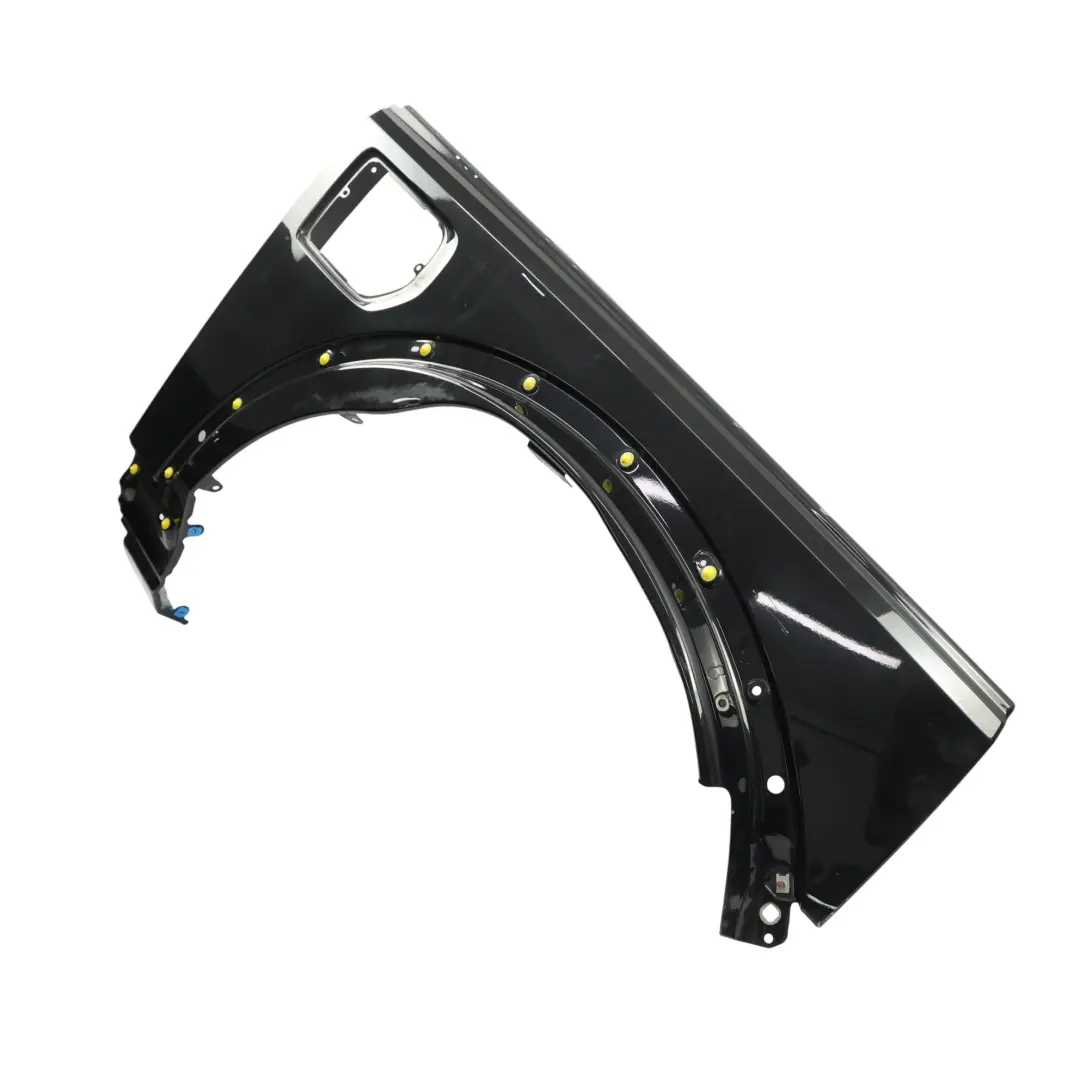 Parafango Laterale Destro Santorini Black - 820 per Land Rover Discovery 4 L319 con numero di parte LR013932 Land Rover Discovery 4 L319 Parafango Laterale Destro Santorini Black - 820 - SKU LR013931-SAB1 - Numero di parte LR013932