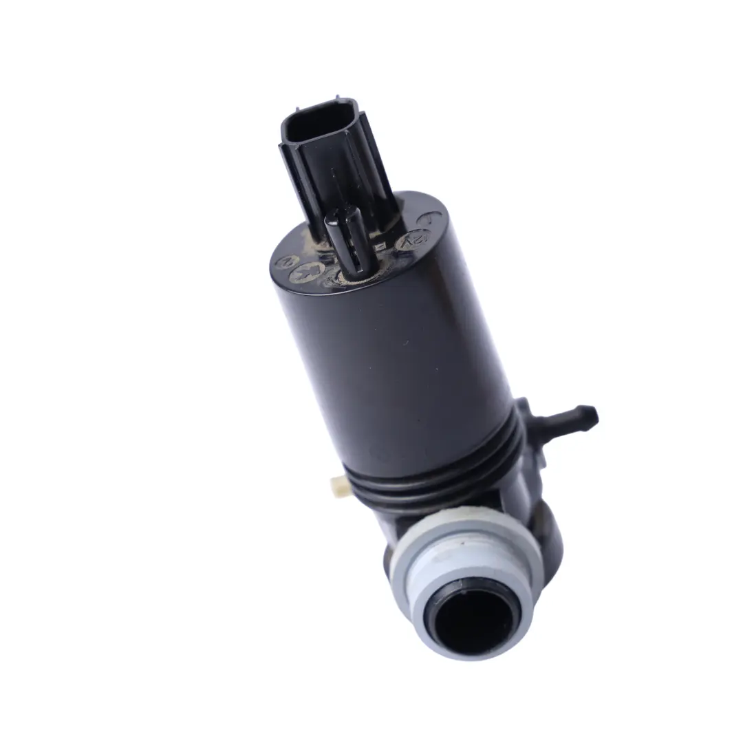 Water Pump Windshield Washer Tank AH22-17664-AA to Land Rover Discovery L550 with Part number LR013951 Land Rover Discovery L550 Water Pump Windshield Washer Tank AH22-17664-AA - SKU LR013951 - Part number LR013951