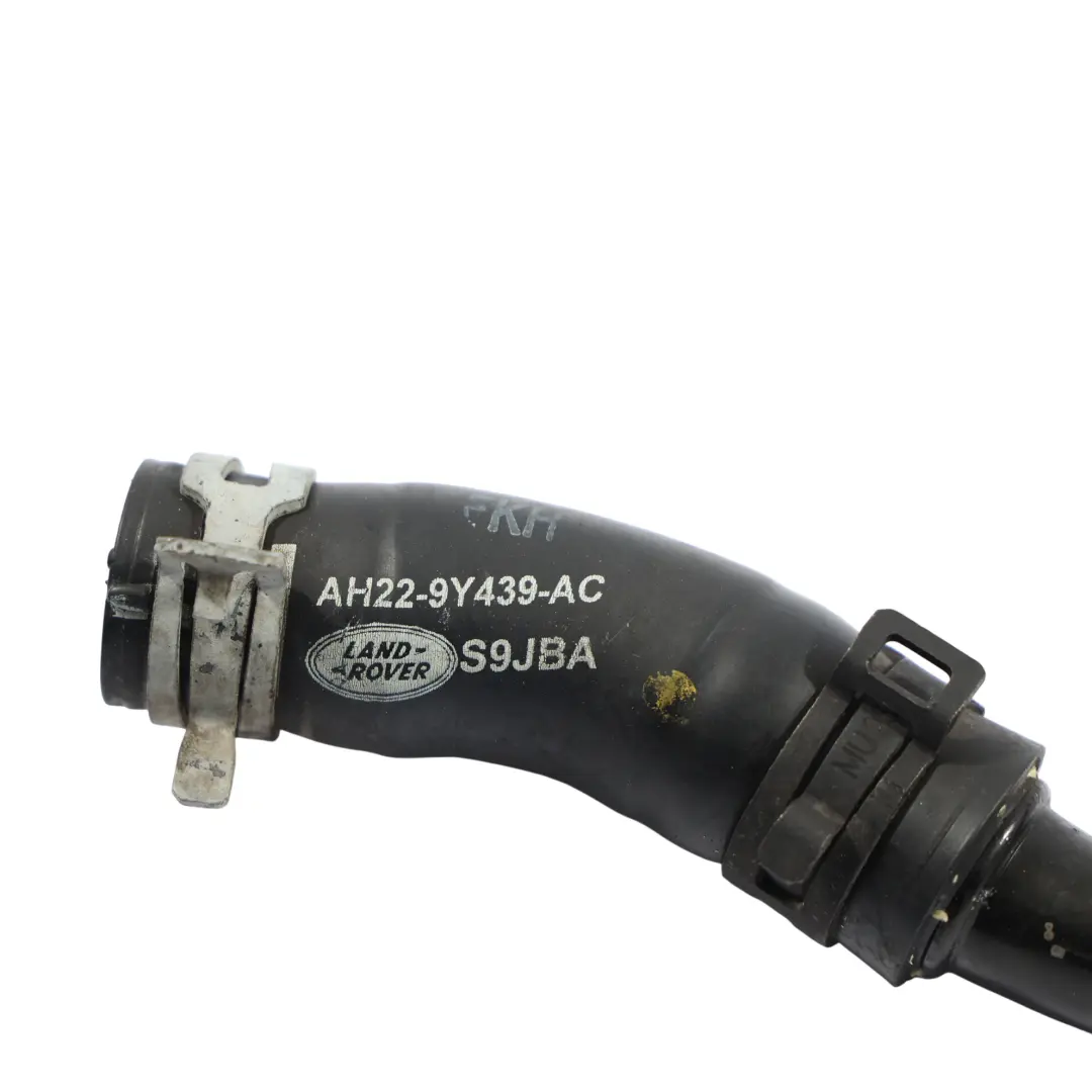 Przewód Intercoolera AH22-9Y439-AC do Land Rover Discovery 4 L319 o numerze LR014152 Land Rover Discovery 4 L319 Przewód Intercoolera AH22-9Y439-AC - SKU LR014152 - Numer Części LR014152