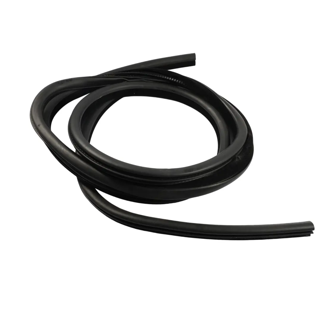 Goma Junta Borde Puerta Delantera Izquierda Derecha para Range Rover L322 con número de pieza LR014294 Range Rover L322 Goma Junta Borde Puerta Delantera Izquierda Derecha - SKU LR014294 - Número de pieza LR014294