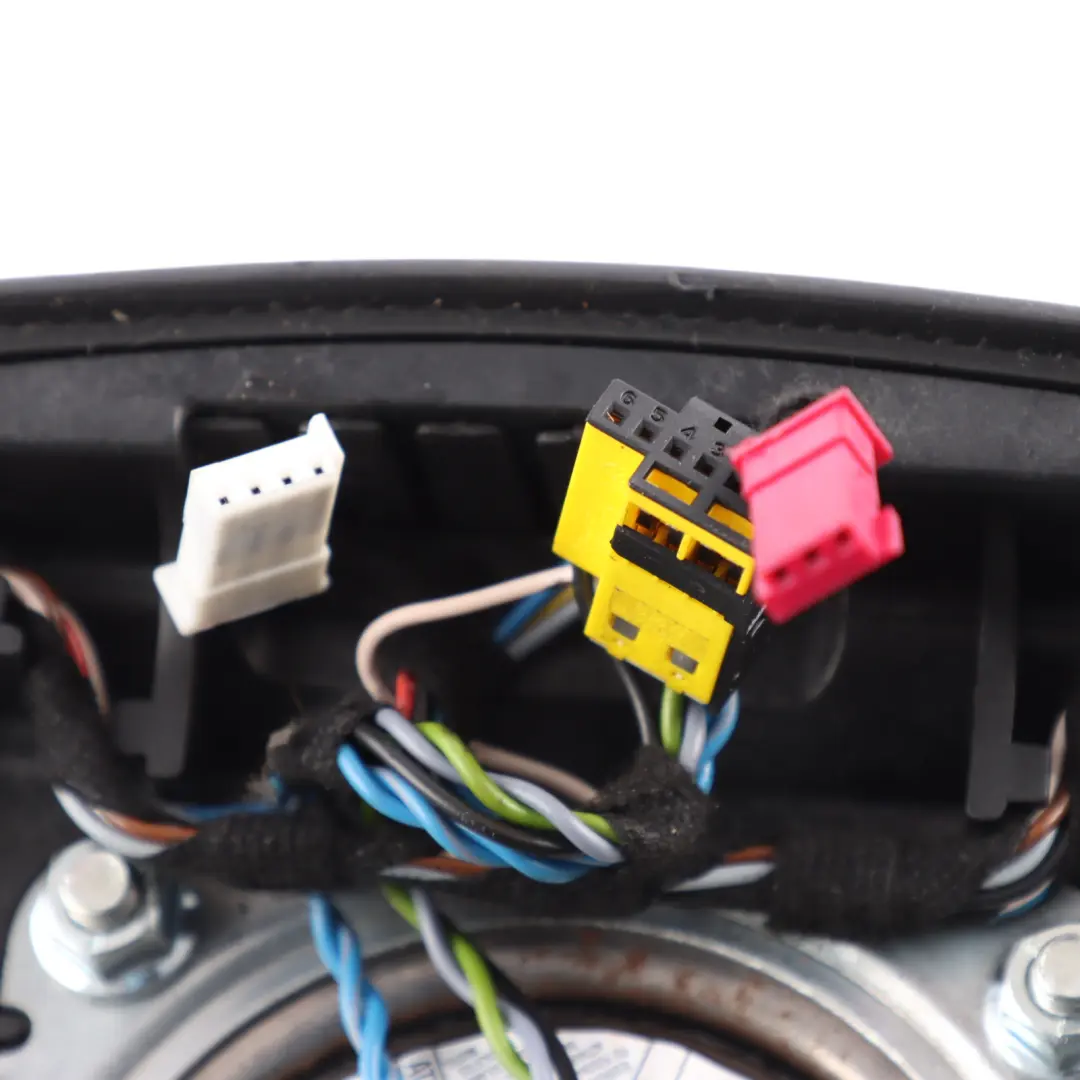 Steering Wheel Air Module Driver's Side AH42043C88DD8WZD to Range Rover L322 with Part number LR015171 Range Rover L322 Steering Wheel Air Module Driver's Side AH42043C88DD8WZD - SKU LR015171-1 - Part number LR015171