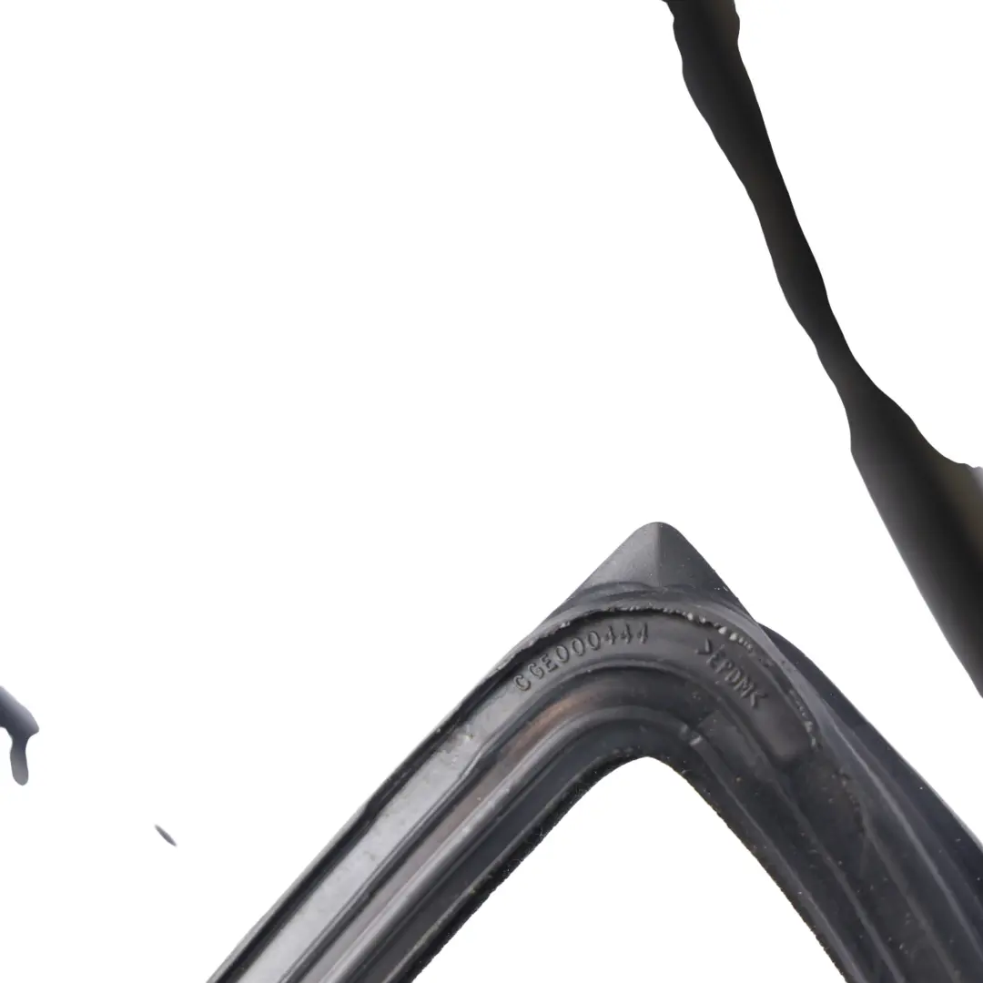 Land Rover Discovery 3 L319 Door Window Glass Run Rear Right O/S - SKU LR015285 - Part number LR015285