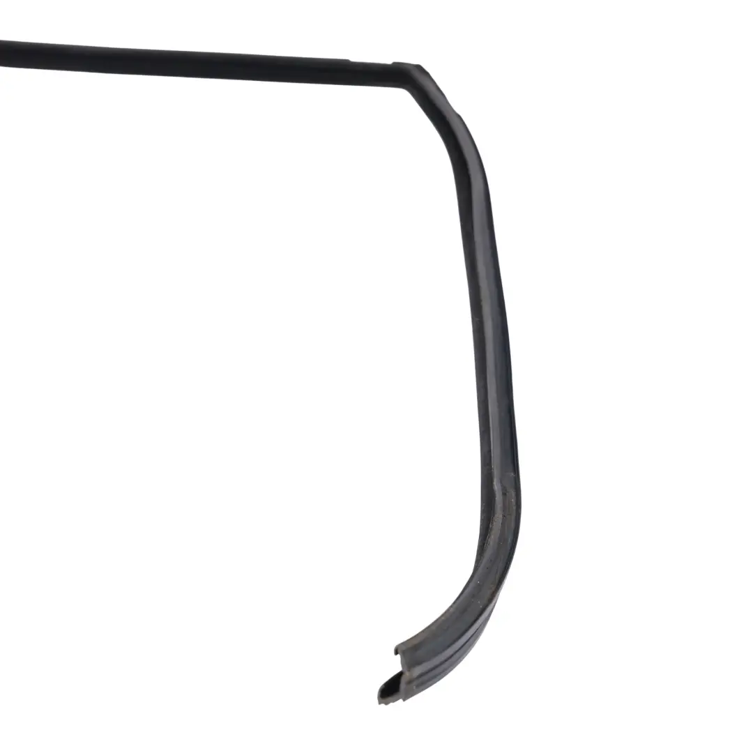 Land Rover Discovery 3 L319 Prowadnica Szyby Prawa Tył - SKU LR015285 - Numer Części LR015285