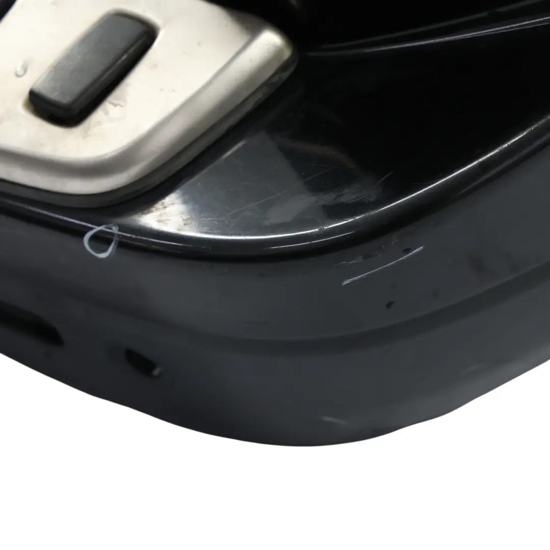 Zderzak Tylny Santorini Black Czarny - 820 do Land Rover Discovery 4 L319 o numerze LR015463 Land Rover Discovery 4 L319 Zderzak Tylny Santorini Black Czarny - 820 - SKU LR015463-SAB1 - Numer Części LR015463