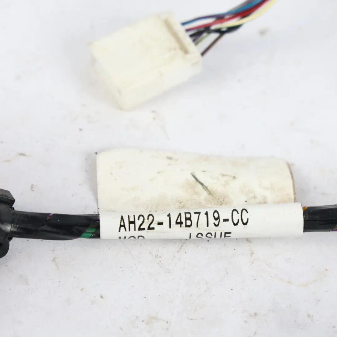 Fahrersitz Speicher Kabelbaum AH22-14B719-CC für Land Rover Discovery 4 mit Teilenummer LR015874 Land Rover Discovery 4 Fahrersitz Speicher Kabelbaum AH22-14B719-CC - SKU LR015874 - Teilenummer LR015874