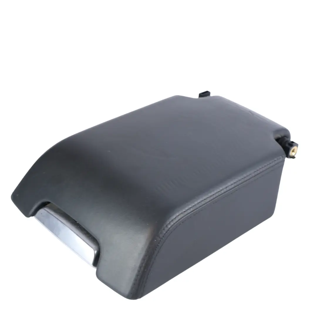 Couvercle Accoudoir Console Centrale Cuir pour Land Rover Discovery 3 L318 à propos du numéro de pièce LR016755 Land Rover Discovery 3 L318 Couvercle Accoudoir Console Centrale Cuir - SKU LR016755 - Numéro de pièce LR016755