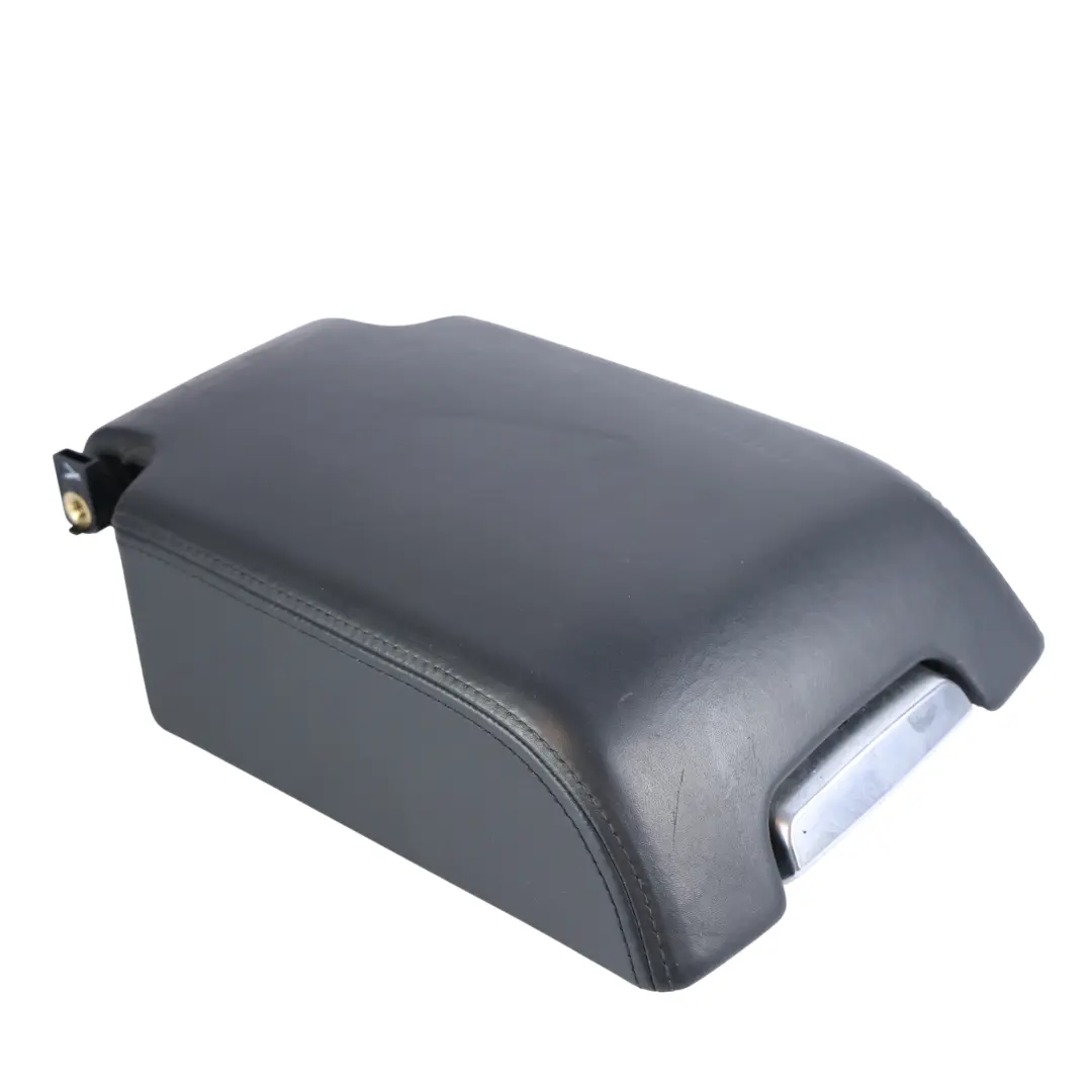 Console Centrale Coperchio Bracciolo Pelle per Land Rover Discovery 3 L318 con numero di parte LR016755 Land Rover Discovery 3 L318 Console Centrale Coperchio Bracciolo Pelle - SKU LR016755 - Numero di parte LR016755