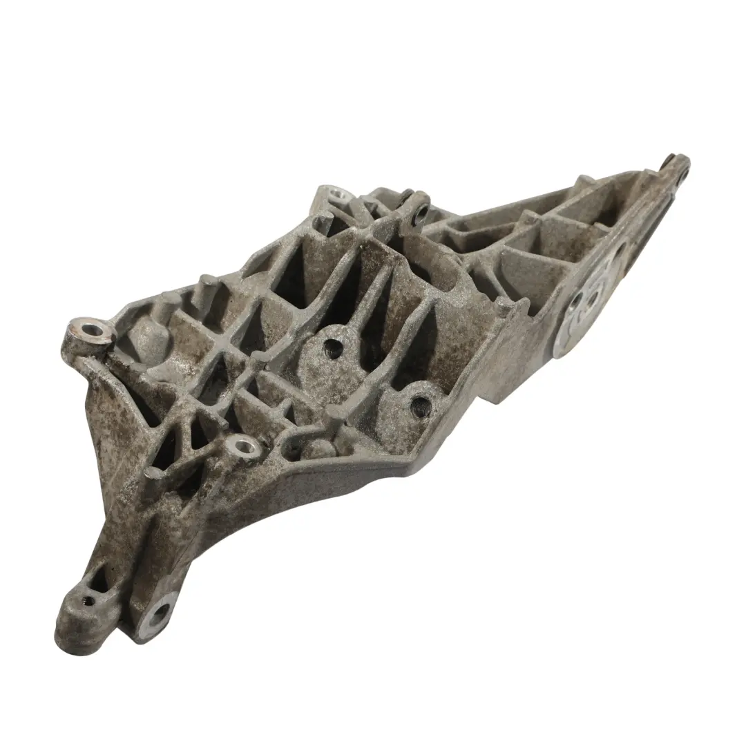 Alternator Bracket Mount Support CPLA-10239-AB to Land Rover Discovery 4 L319 with Part number LR018304 Land Rover Discovery 4 L319 Alternator Bracket Mount Support CPLA-10239-AB - SKU LR018304 - Part number LR018304