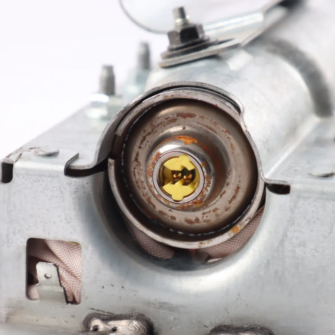 Dashboard Air Module Passenger Side AH22-78044-A to Land Rover Discovery L319 with Part number LR018452 Land Rover Discovery L319 Dashboard Air Module Passenger Side AH22-78044-A - SKU LR018452 - Part number LR018452