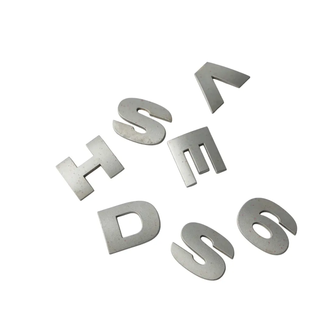 Autocollant Logo Et Emblème Arrière pour Land Rover Discovery 4 L319 à propos du numéro de pièce LR023387 Land Rover Discovery 4 L319 Autocollant Logo Et Emblème Arrière - SKU LR023387 - Numéro de pièce LR023387