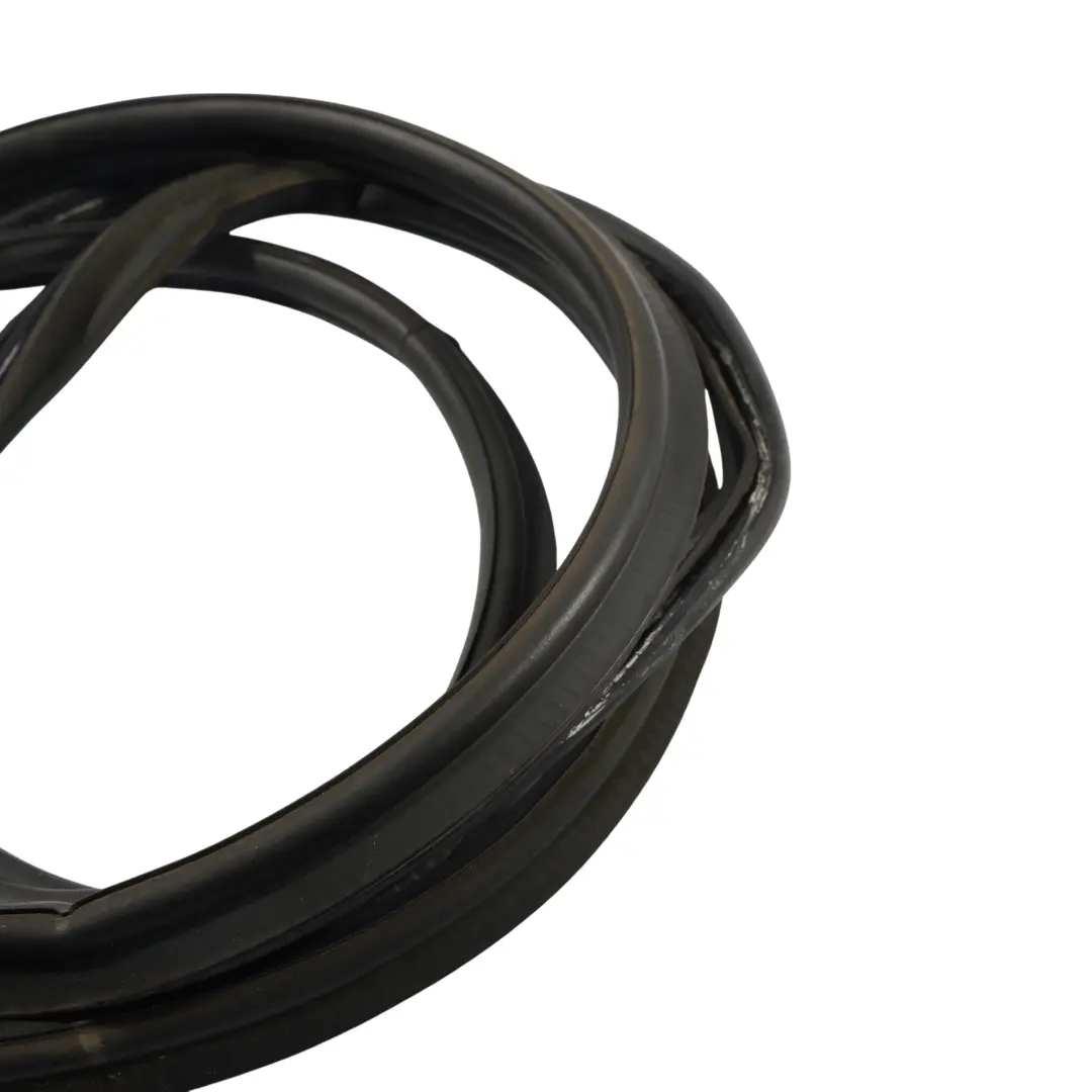 Range Rover L322 Joint D'Étanchéité Caoutchouc Hayon Coffre - SKU LR024161 - Numéro de pièce LR024161