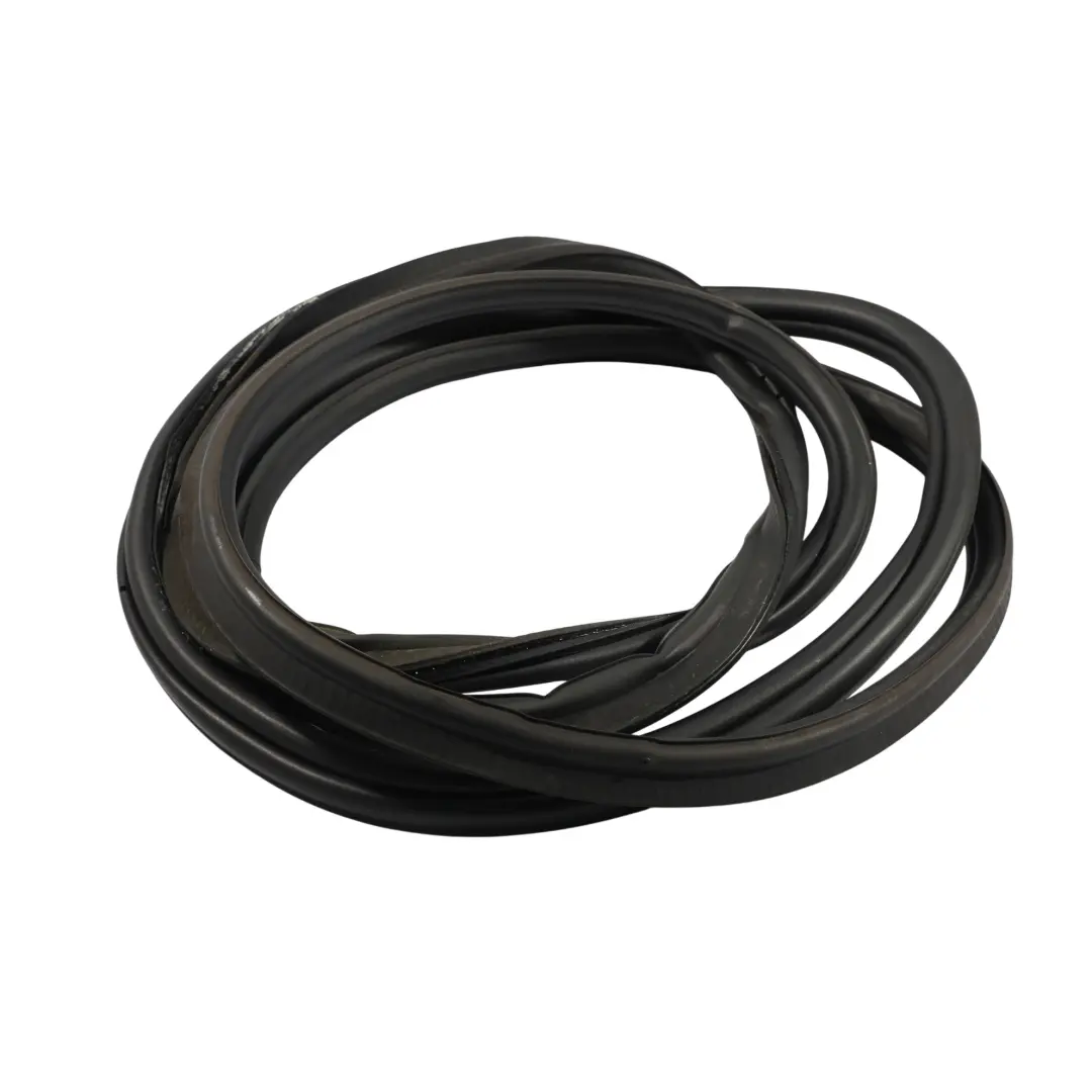 Joint D'Étanchéité Caoutchouc Hayon Coffre pour Range Rover L322 à propos du numéro de pièce LR024161 Range Rover L322 Joint D'Étanchéité Caoutchouc Hayon Coffre - SKU LR024161 - Numéro de pièce LR024161