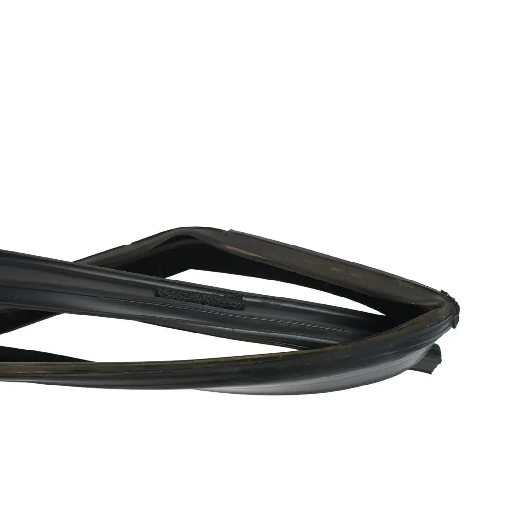 Range Rover L538 Guarnizione Finestrino Porta Posteriore Destra BJ32-25766-AD - SKU LR026716 - Numero di parte LR026716